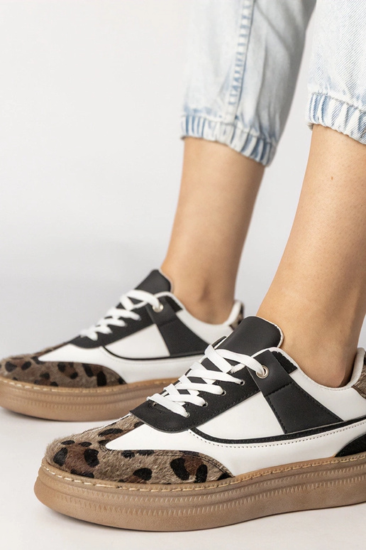 Balti-juodi sportiniai bateliai su...