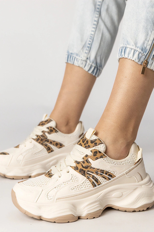 Juodi moteriški sportiniai bateliai...