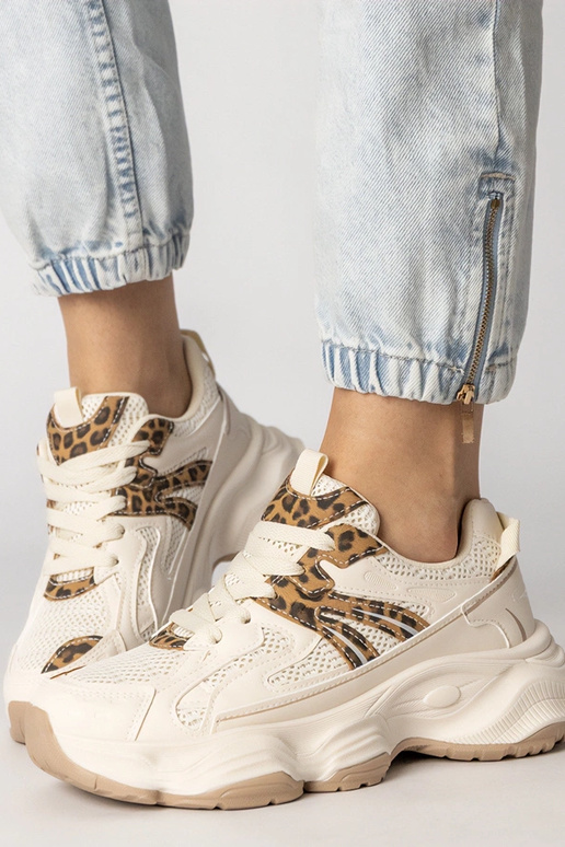 Juodi moteriški sportiniai bateliai...