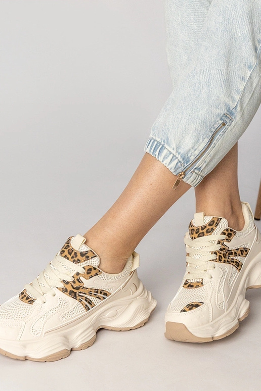 Juodi moteriški sportiniai bateliai...