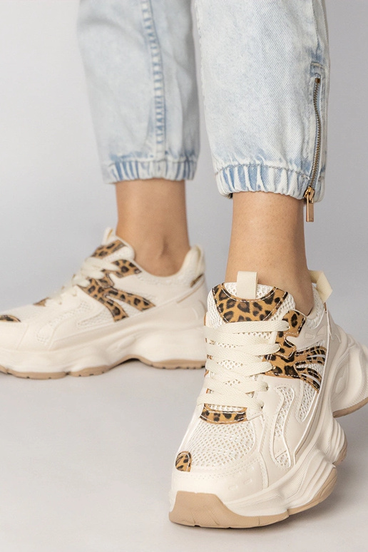 Juodi moteriški sportiniai bateliai...