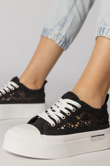 Juodi sportiniai bateliai...