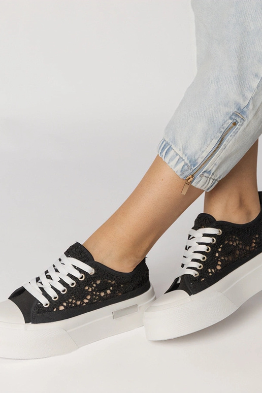 Juodi sportiniai bateliai su...