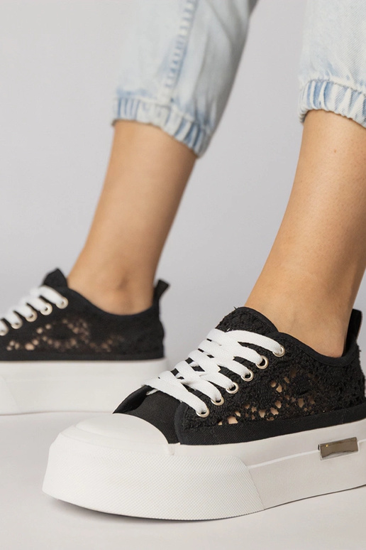 Juodi sportiniai bateliai su...