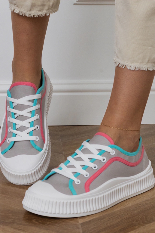 Mėlyni moteriški bateliai ant...