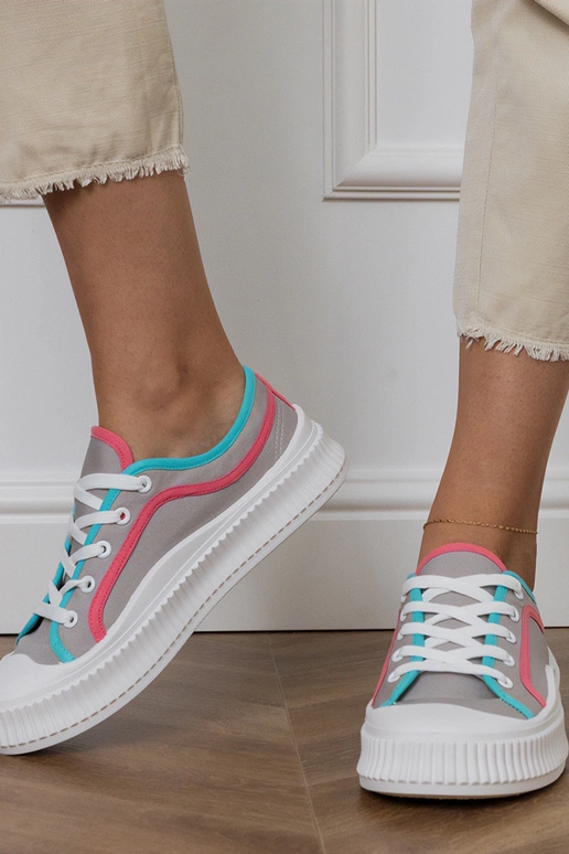 Mėlyni moteriški bateliai ant...