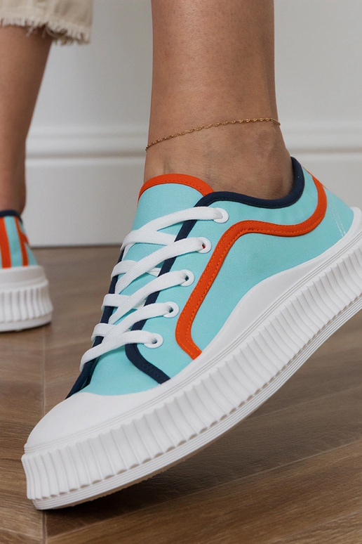 Balti moteriški bateliai ant...