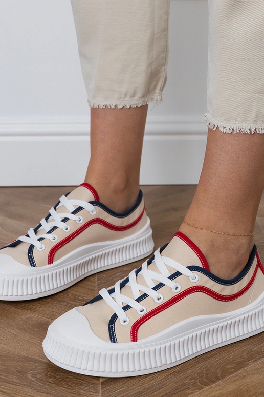 Balti sportiniai bateliai su...