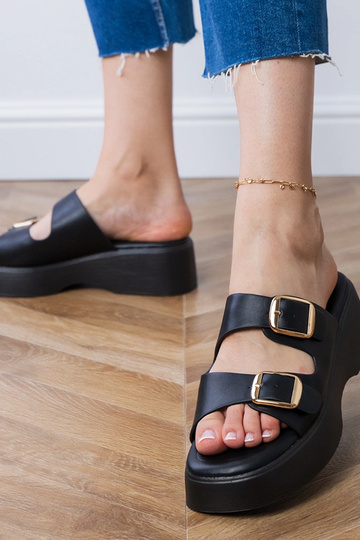 Juodos šlepetės su sagtimis... 2