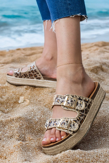 Leopardo rašto blizgančios espadrilės su sagtimis Induri