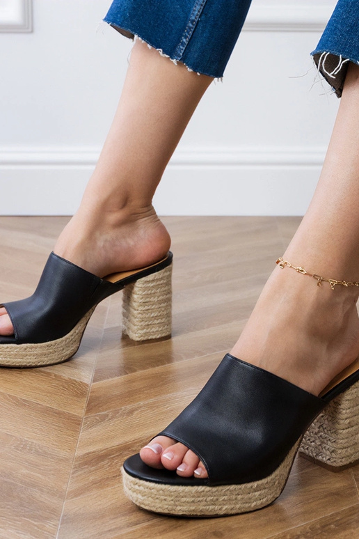 Juodos espadrilės ant kulniuko Grande Juodos espadrilės ant kulniuko Grande