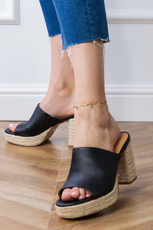 Juodos espadrilės ant kulniuko Grande Juodos espadrilės ant kulniuko Grande