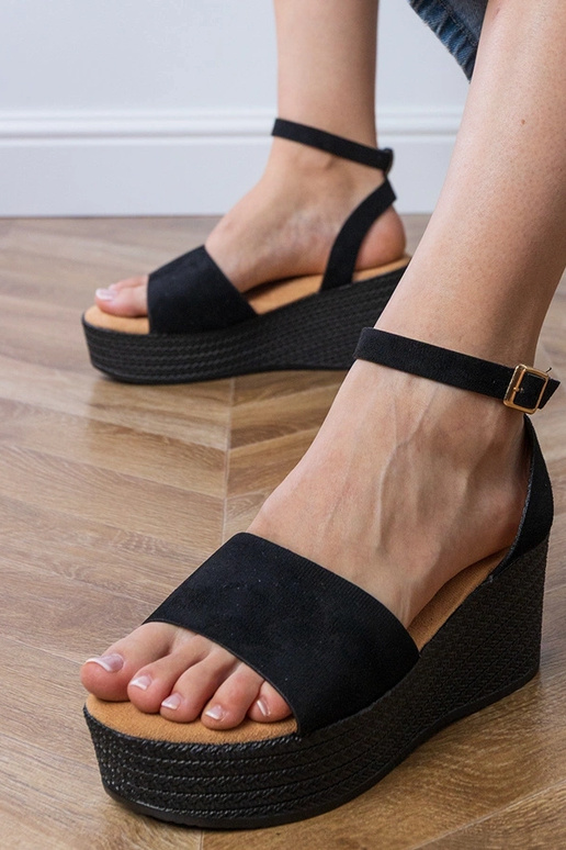 Smėlio spalvos sandalai ant...