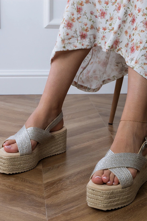 Smėlio spalvos sandalai espadriliai...