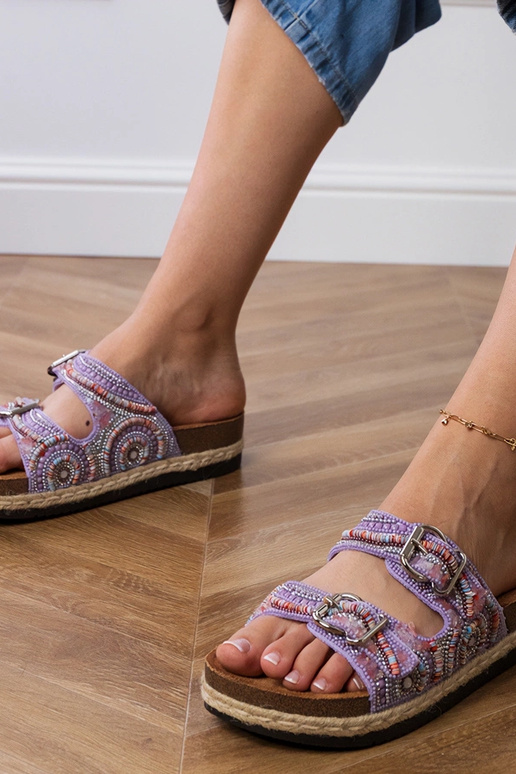 Juodos etninės šlepetės su sagtimis...