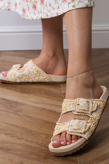 Juodos šlepetės su sagtimis... 2