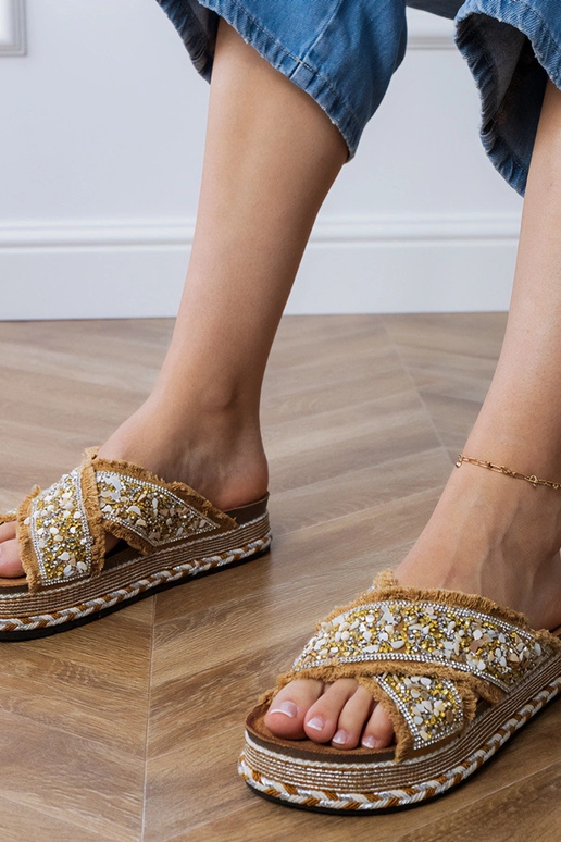 Smėlio spalvos moteriški sandalai su...