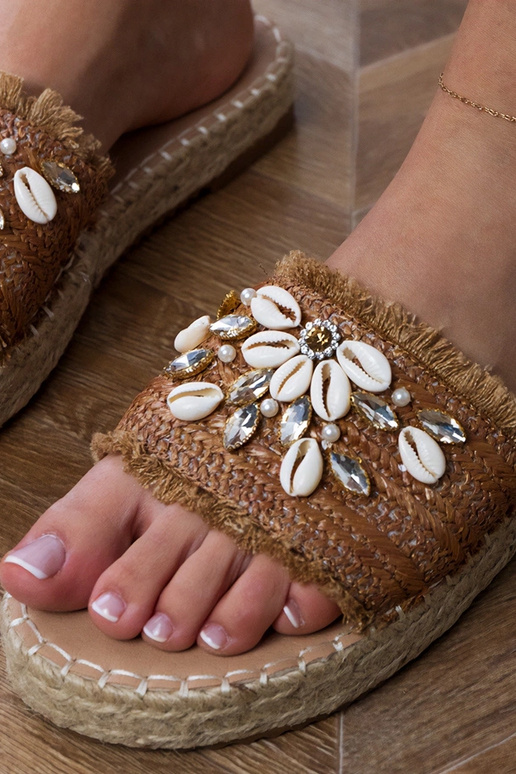 Rudos pintos espadrilės su... Rudos pintos espadrilės su...