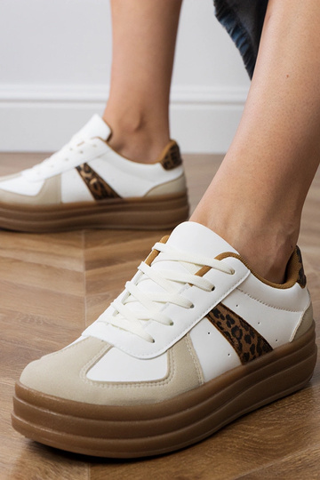 Juodos plokščios šlepetės... 2