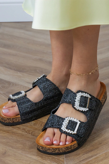 Juodos šlepetės ant... 2