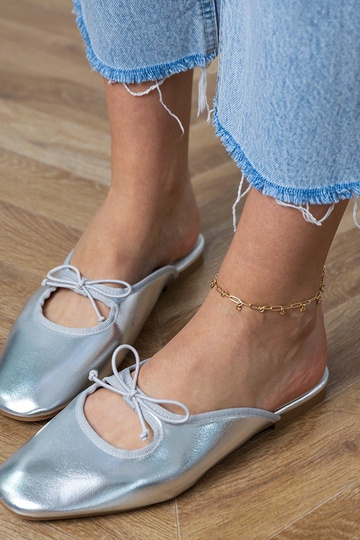 Sidabrinės uždaros šlepetės... 2