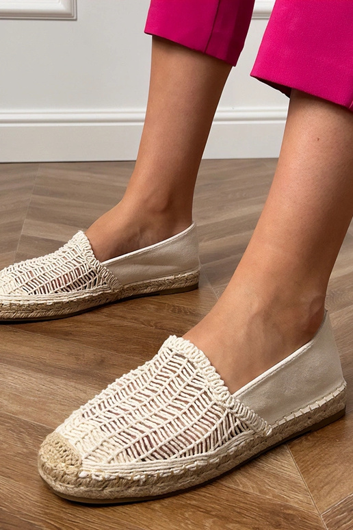 Smėlio spalvos ažūrinės espadrilės...