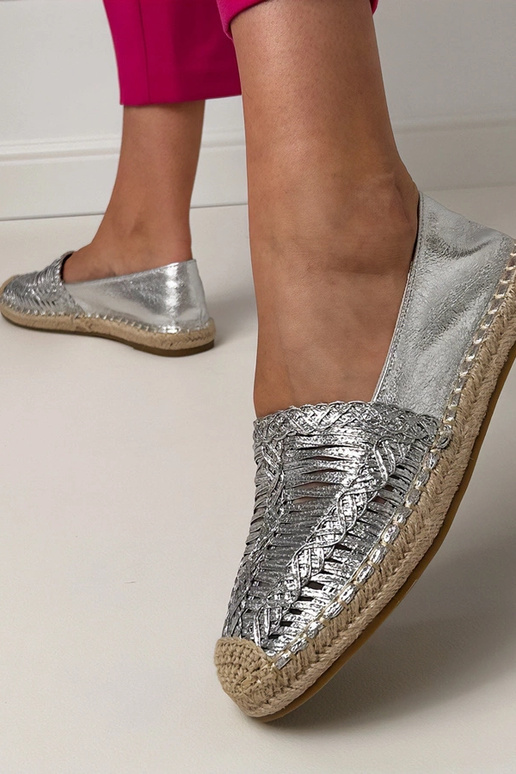 Sidabrinės ažūrinės espadrilės ant...