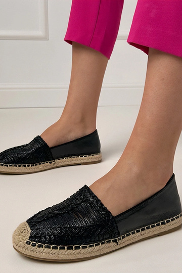 Juodos ažūrinės espadrilės ant platformos Zelvira