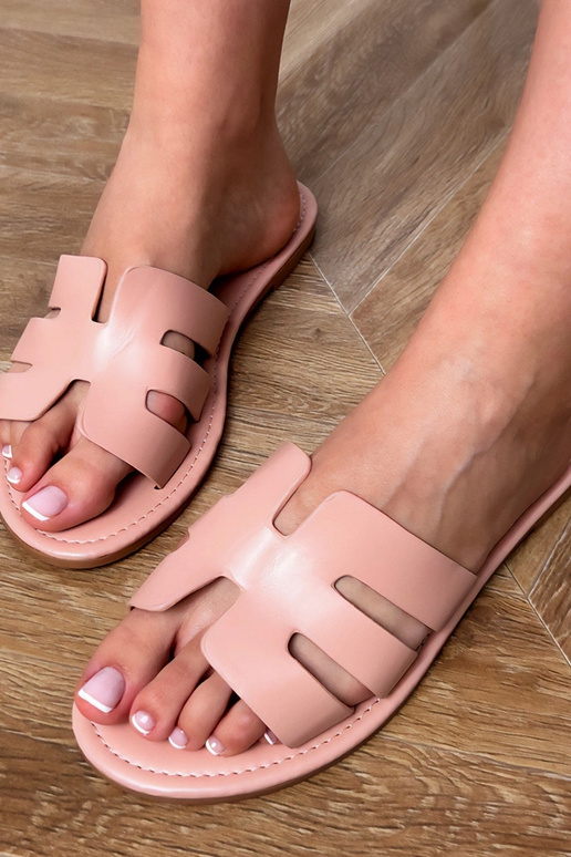 Rožinės šlepetės su iškirpimais Ragos