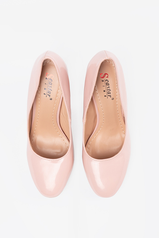 Rožinės spalvos lakuoti aukštakulniai...