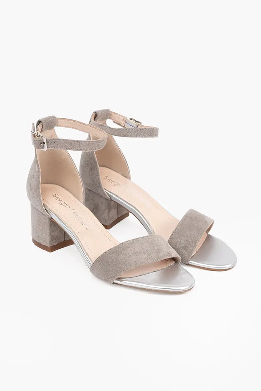 Stilingo dizaino sandalai