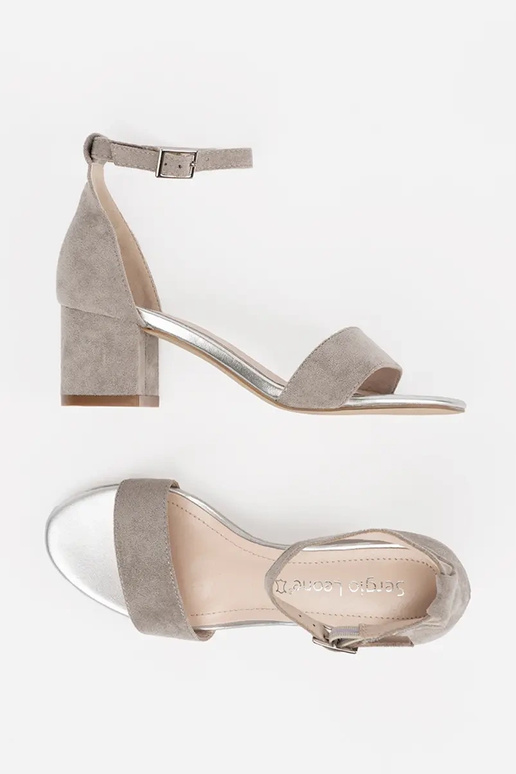 Stilingo dizaino sandalai