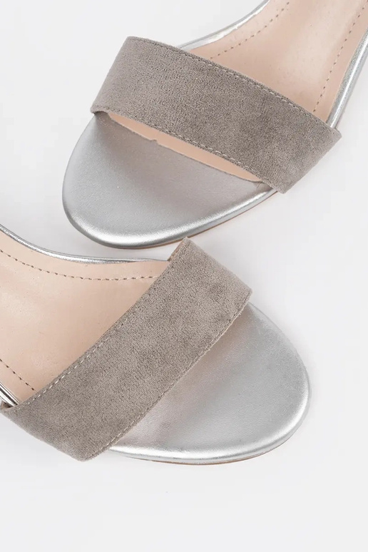 Stilingo dizaino sandalai