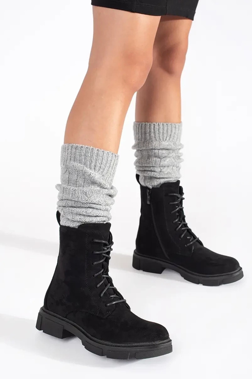 Zomšiniai moteriški batai su raišteliais Zomšiniai moteriški batai su raišteliais