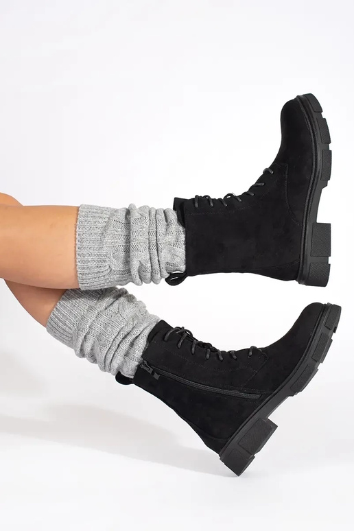 Zomšiniai moteriški batai su raišteliais Zomšiniai moteriški batai su raišteliais