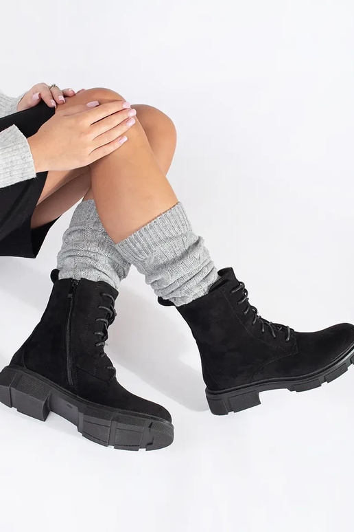 Zomšiniai moteriški batai su raišteliais Zomšiniai moteriški batai su raišteliais