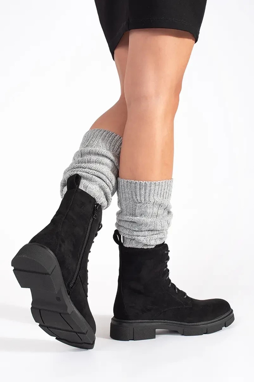 Zomšiniai moteriški batai su raišteliais Zomšiniai moteriški batai su raišteliais