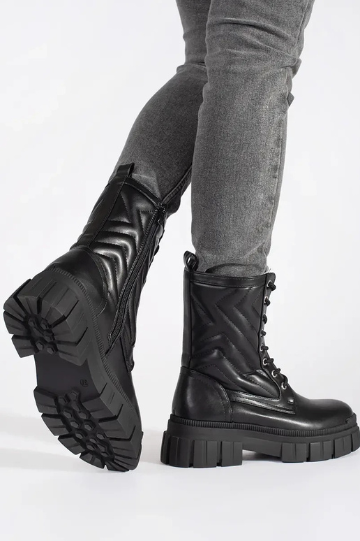 Auliniai batai su pikoĮanym Įzorem