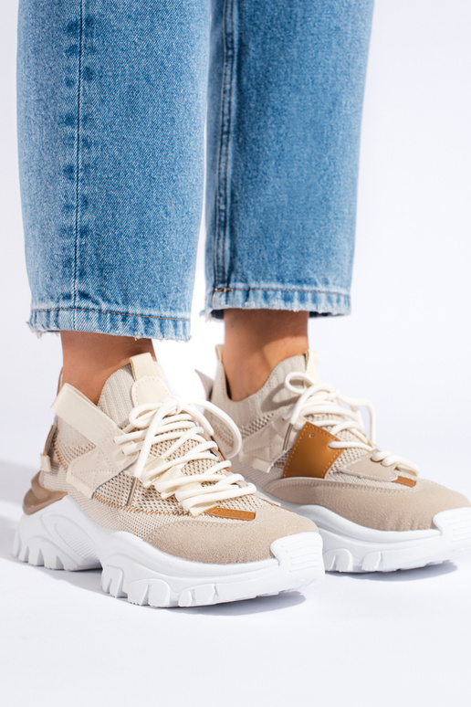 su raišteliais Sneakers modelio batai...