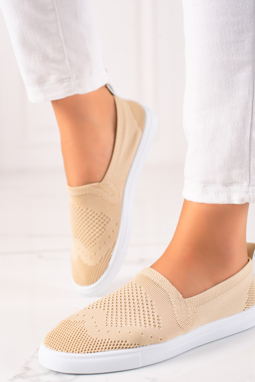 su aužūro elementais Moteriški batai... su aužūro elementais Moteriški batai...