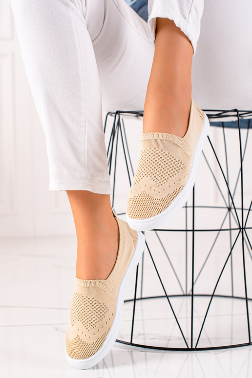 su aužūro elementais Moteriški batai... su aužūro elementais Moteriški batai...