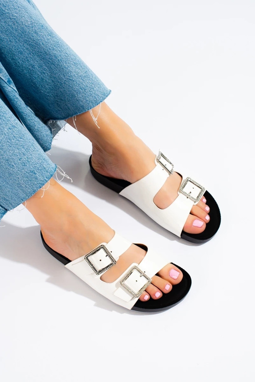 Baltos spalvos Šlepetės