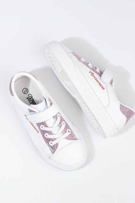 Baltos spalvos sportiniai bateliai...