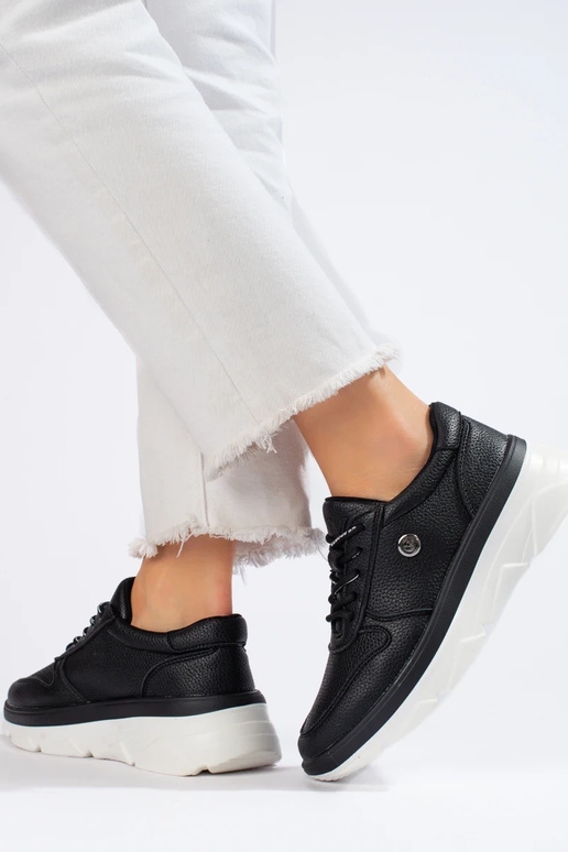 juodos spalvos sportiniai batai...