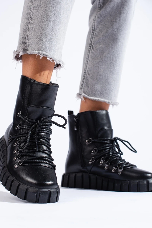 juodos spalvos izoliuoti moteriški...