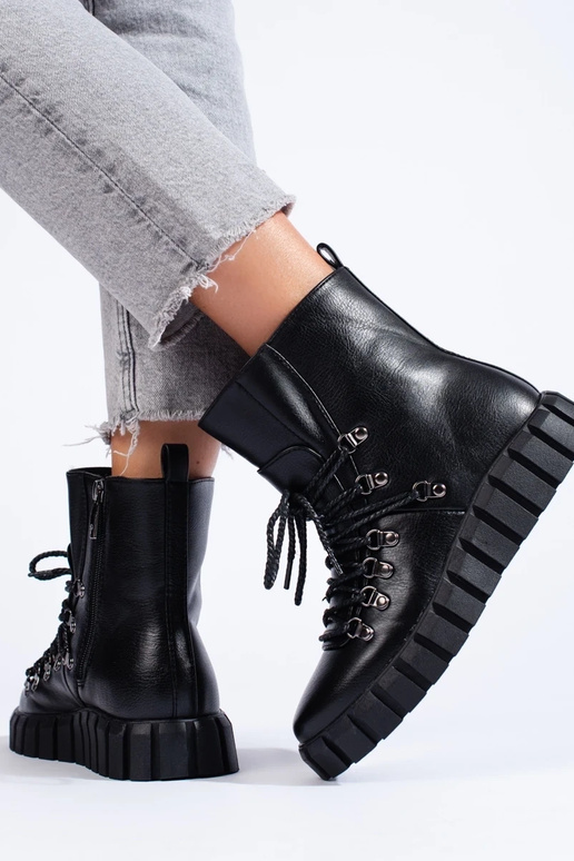 juodos spalvos izoliuoti moteriški...