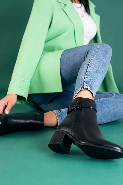 Klasikinio modelio juodos spalvos... Klasikinio modelio juodos spalvos...