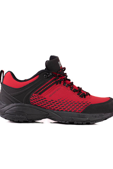 Raudoni trekingo batai ant...