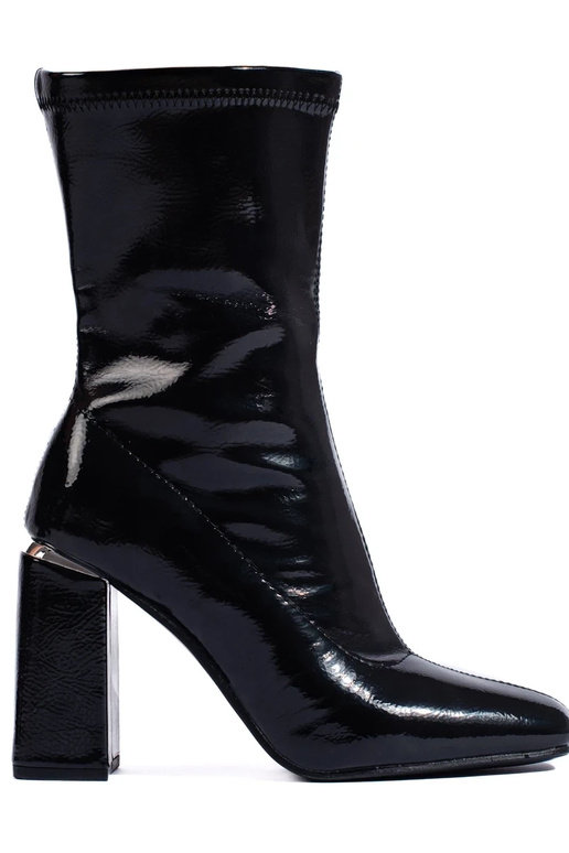 Aukšti moteriški batai ant kulno... Aukšti moteriški batai ant kulno...