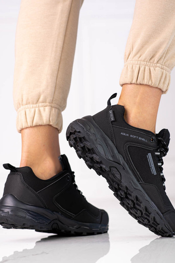 Juodi nepralaidūs vandeniui... 2